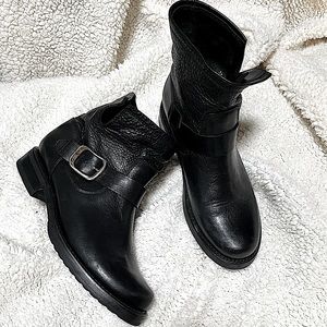 Frye Veronica Bootie